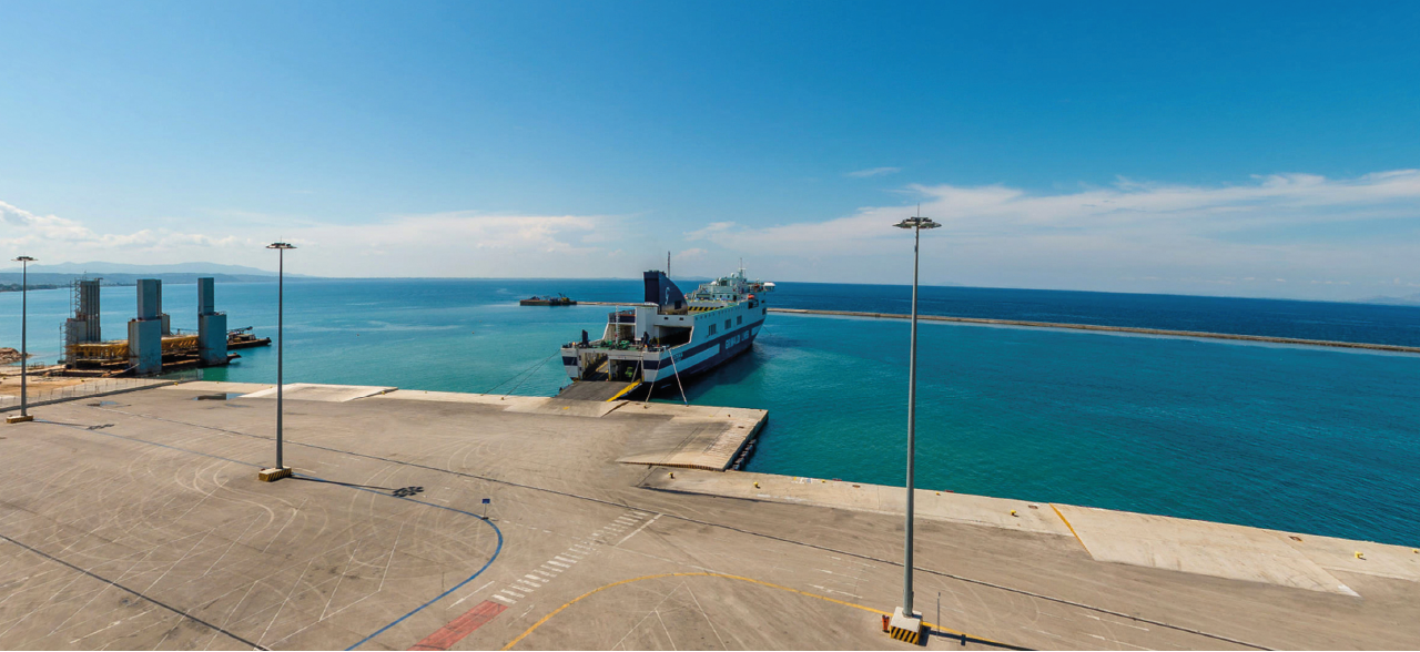 Der Hafen Port Patras