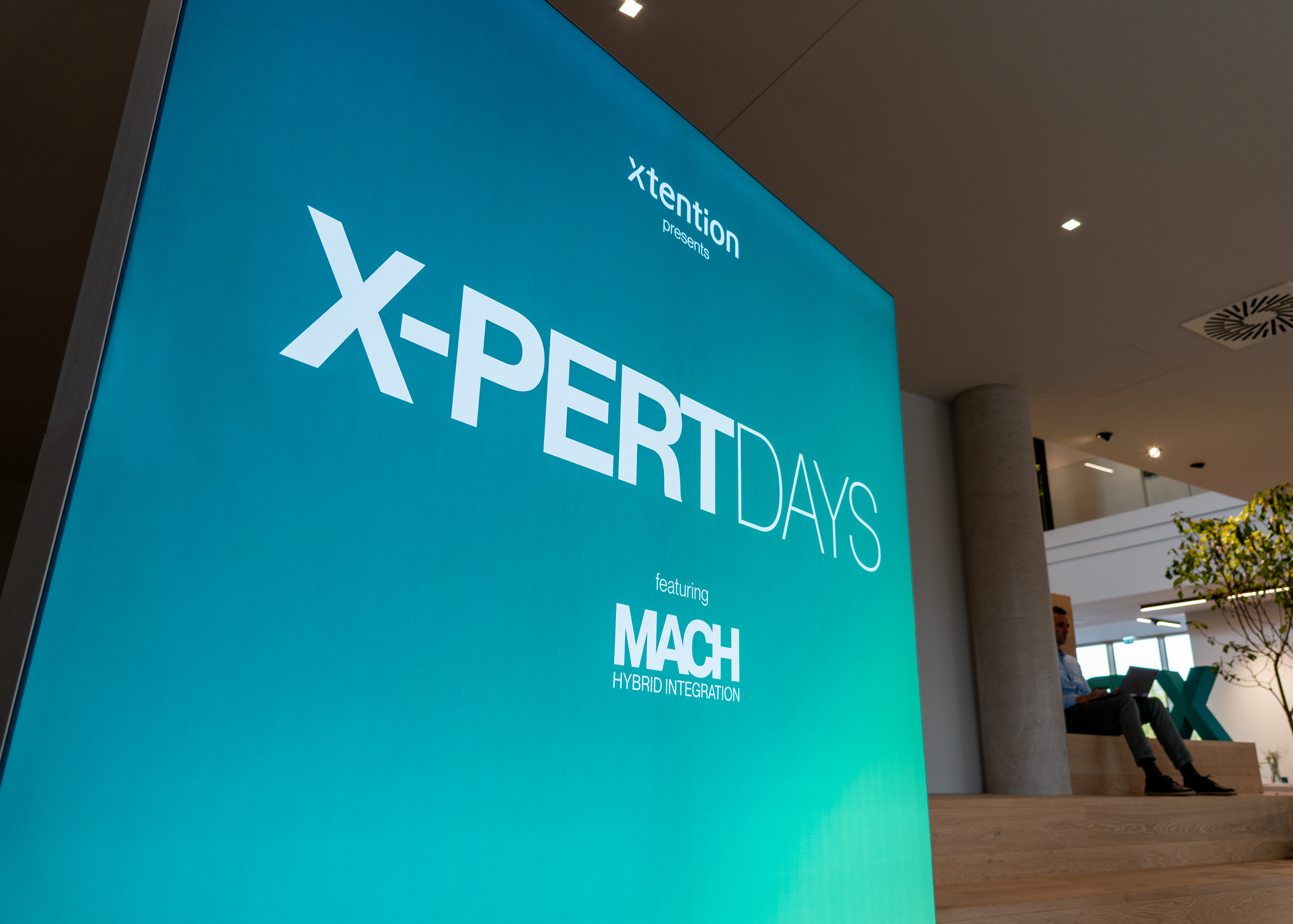 Innovationen entstehen im Dialog: Freuen Sie sich auf inspirierende Begegnungen und den direkten Austausch mit unseren Expertinnen und Experten.