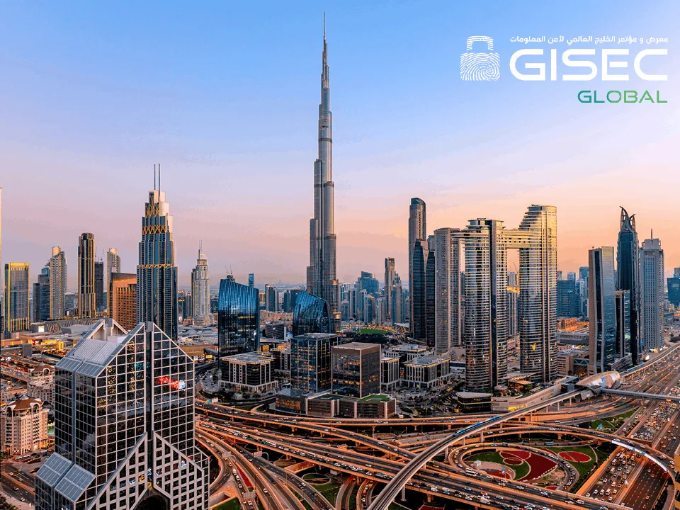Skyline von Dubai mit Logo der GISEC Global, einer internationalen Messe für Informationssicherheit und digitale Technologien